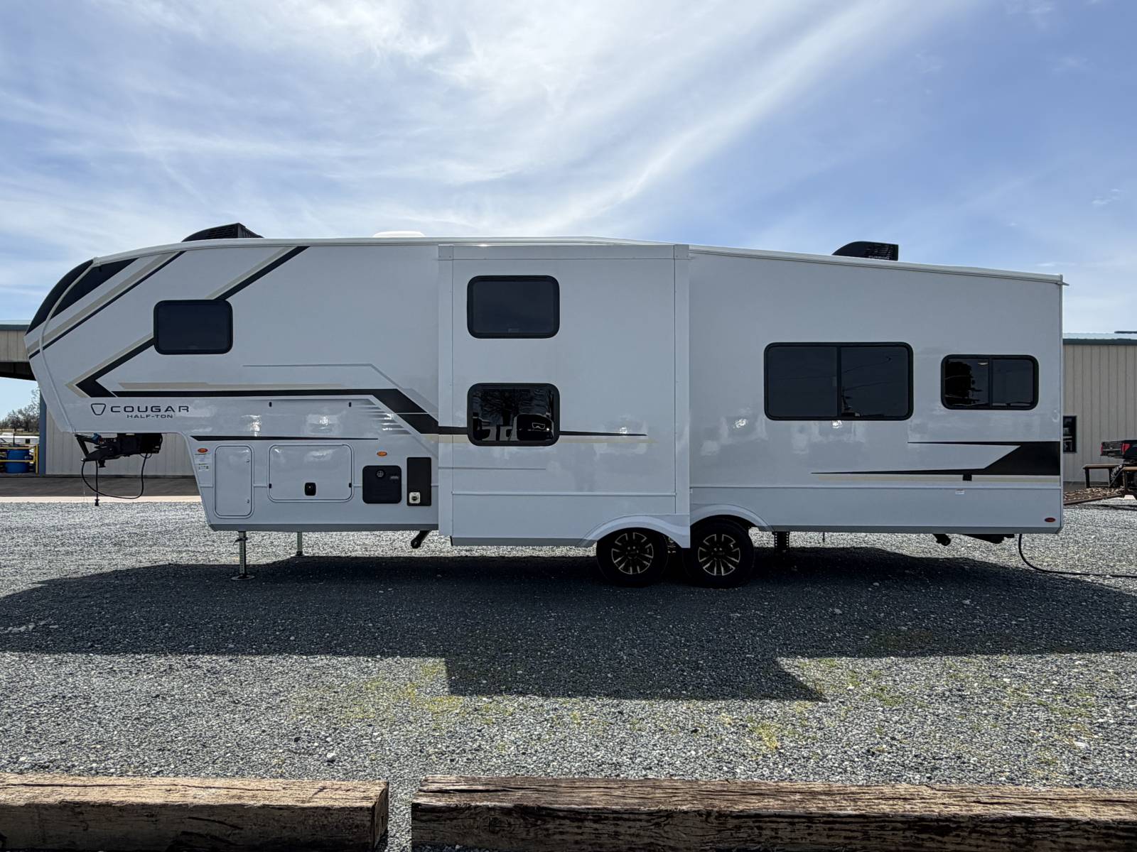 2026 Keystone Cougar Half-Ton 29MBD - Image 4