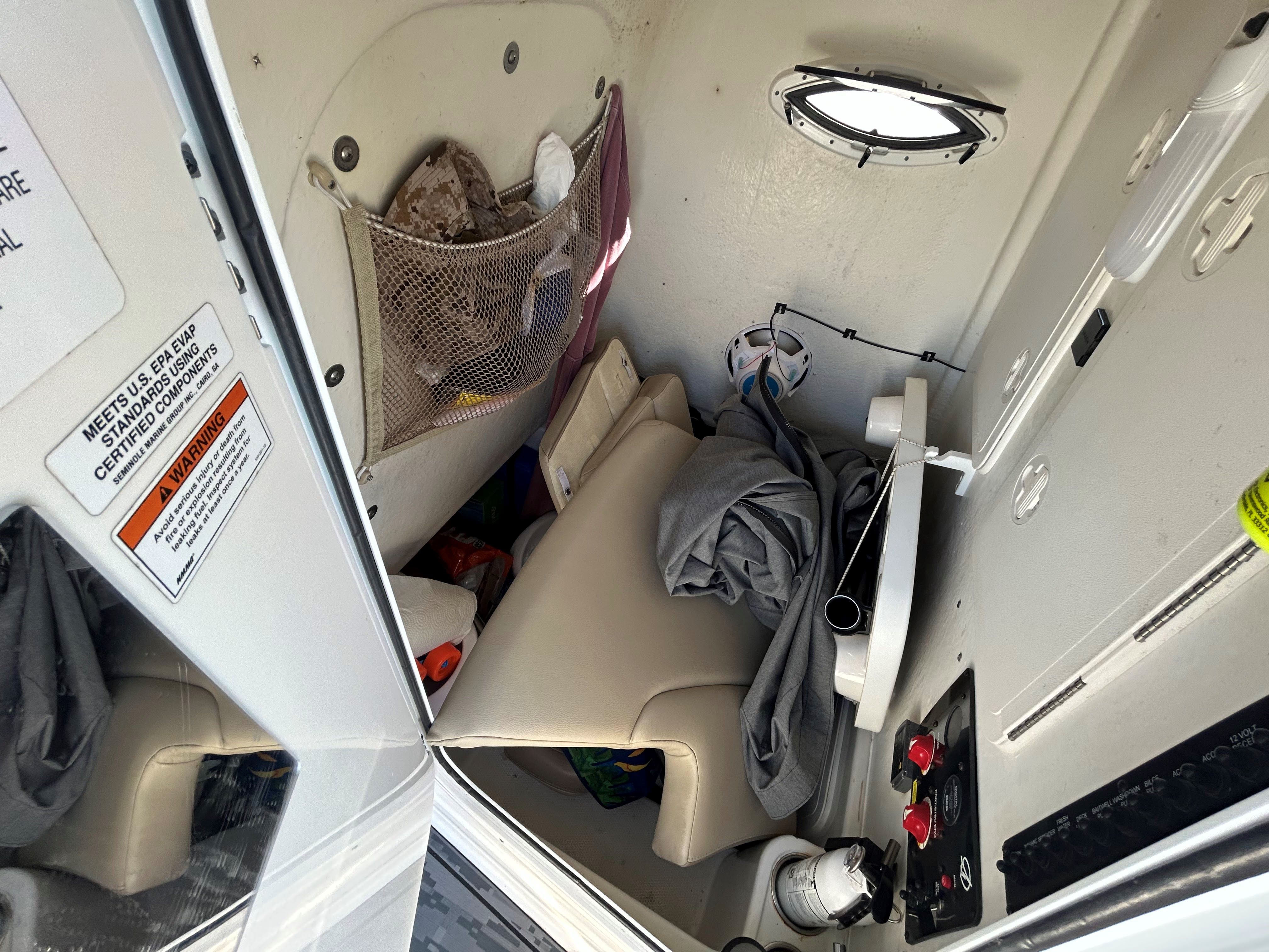 2019 Sailfish 270 CC - Image 17