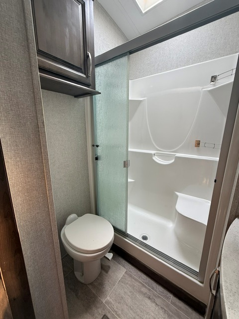 2019 Keystone Montana High Country 3731FL - Image 16