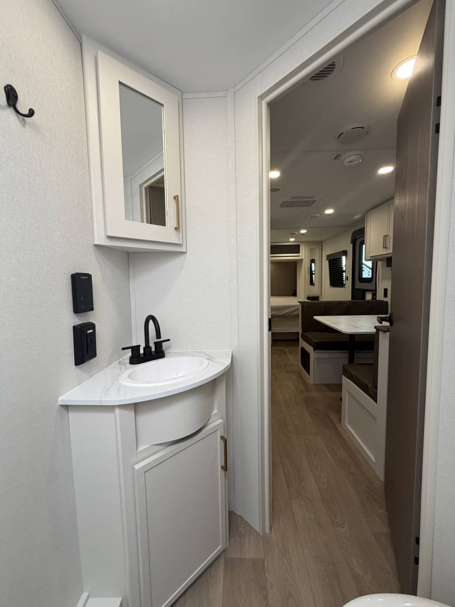 2026 Grand Design Transcend XPLOR 19BHX - Image 18