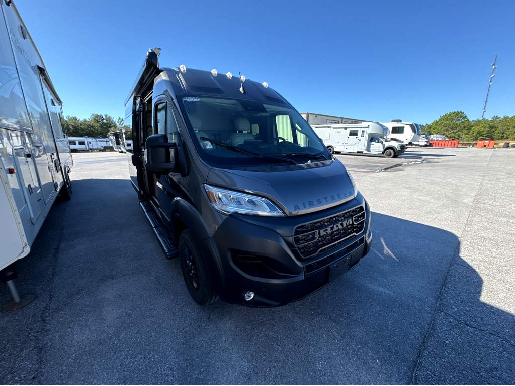 2026 AIRSTREAM RANGELINE - Image 1