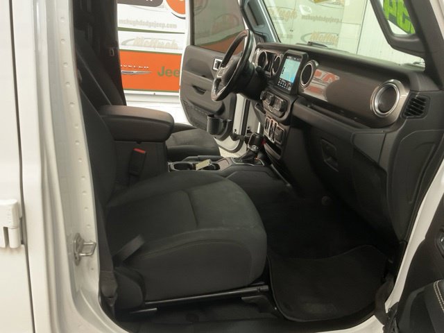 2020 Jeep Gladiator Crew Cab Rubicon 4WD - Image 32