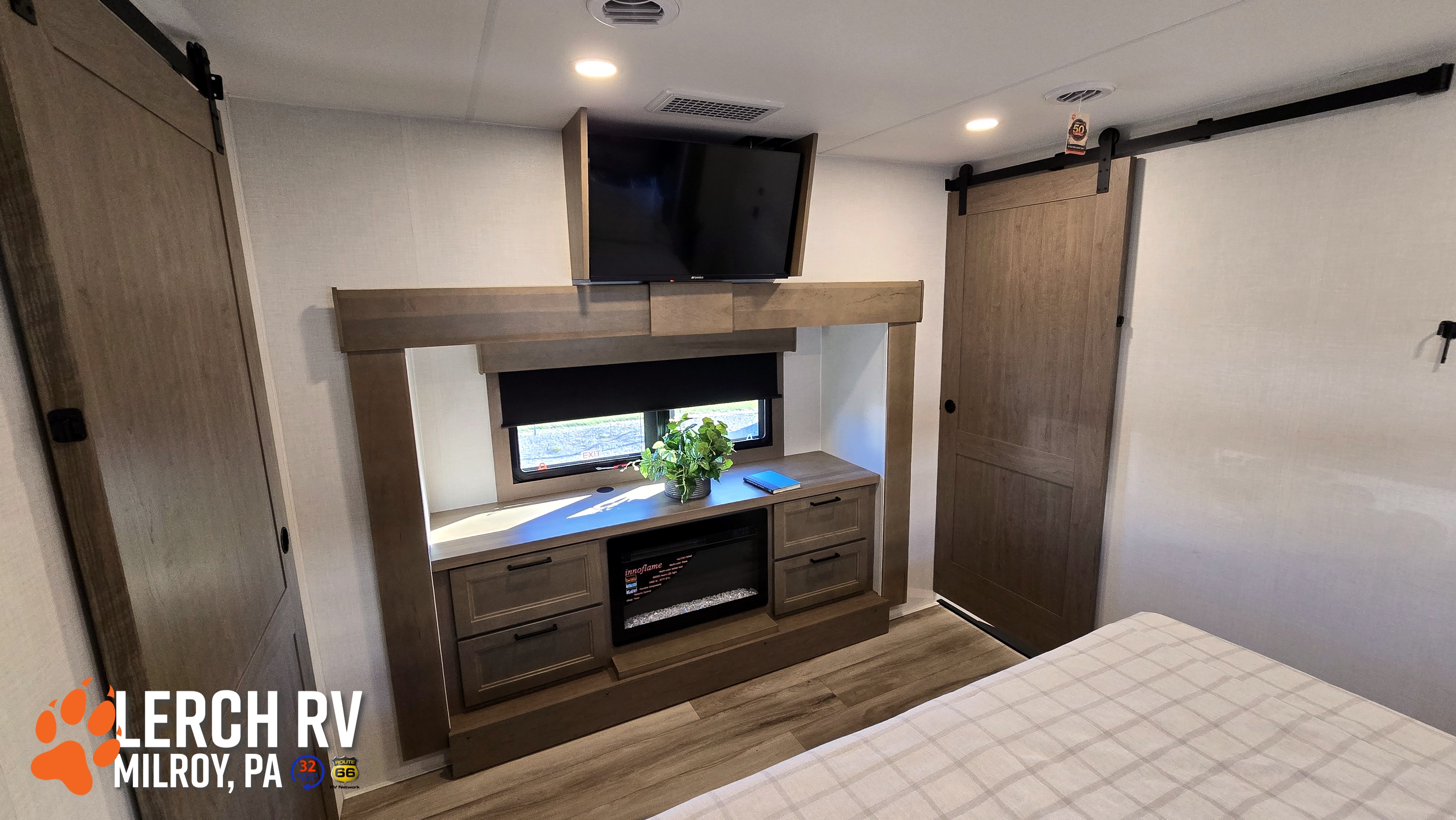 2027 KZ RV Durango Gold G366FBQ - Image 47