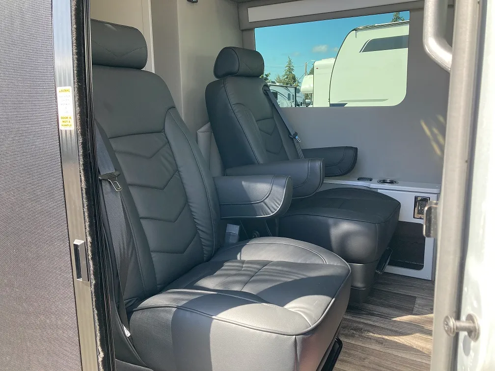 2024 Holiday Rambler Xpedition SL4E - Image 6