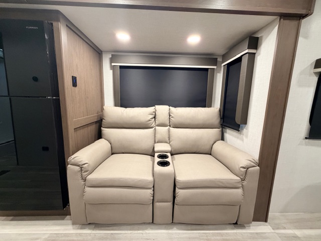 2026 Keystone Cougar Half-Ton 22MLS - Image 11