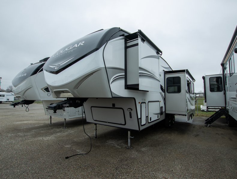2023 Keystone Cougar Half-Ton 25RES - Image 5