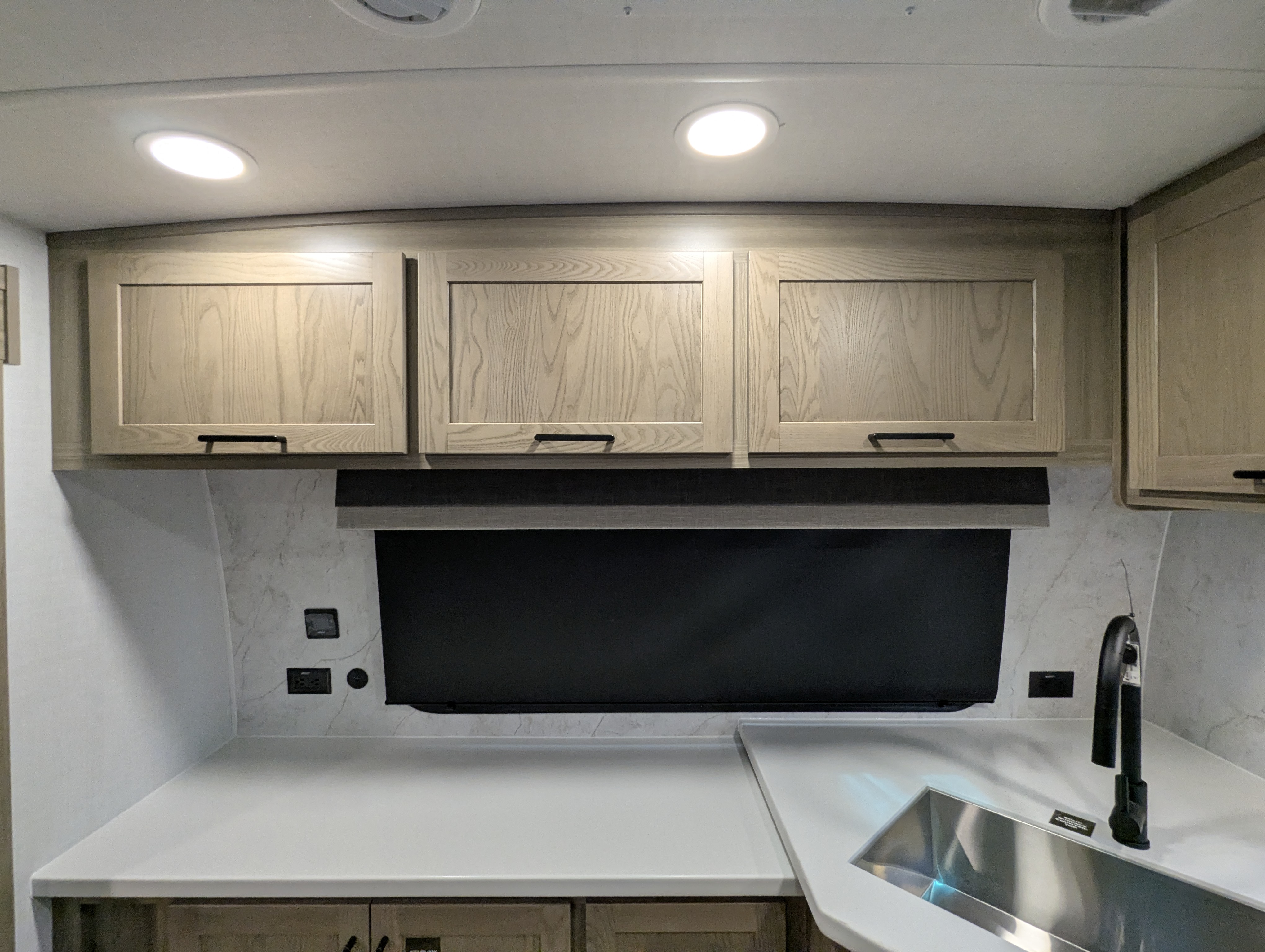 2027 Forest River Rockwood Ultra Lite 2608BS - Image 25