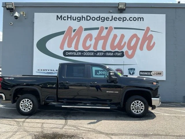 2025 Chevrolet Silverado 2500HD 4WD Crew Cab 159" LT - Image 4