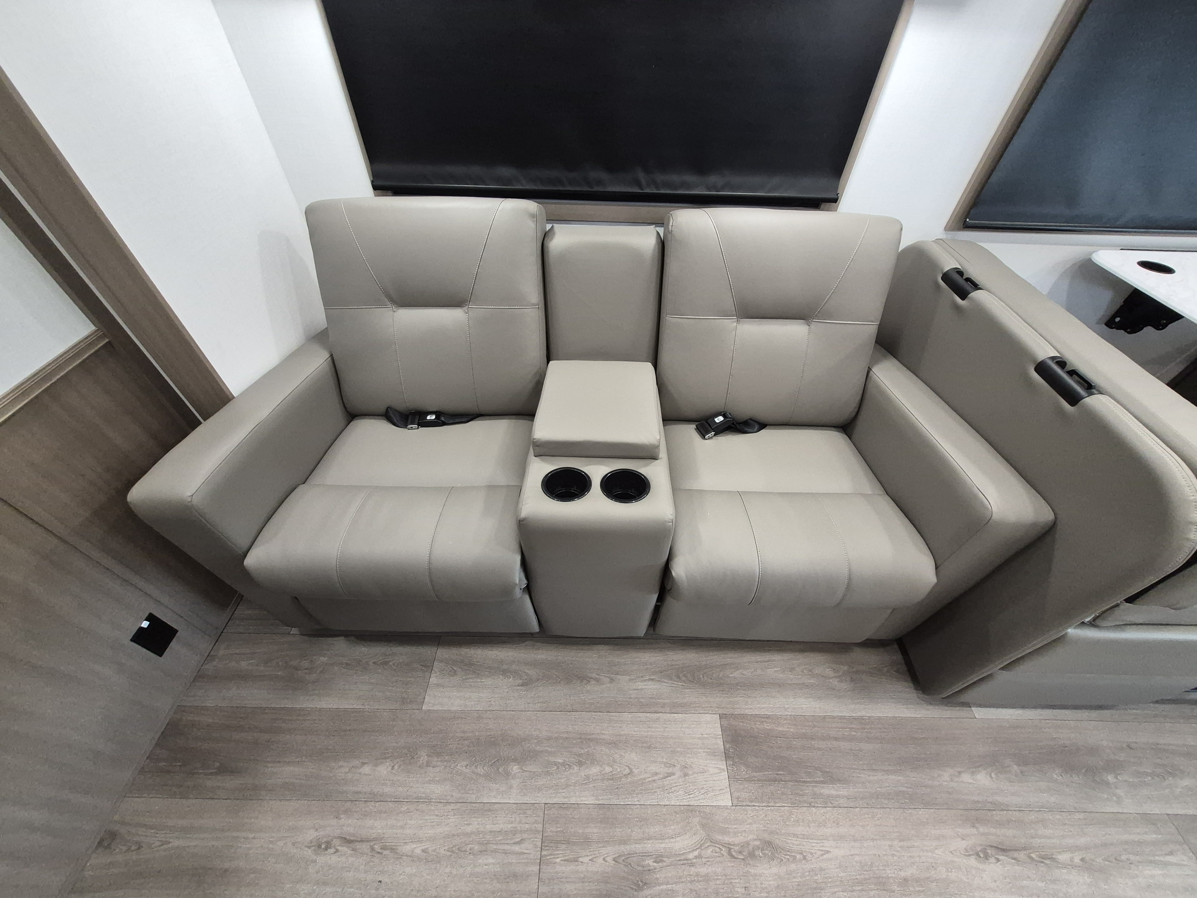 2027 JAYCO GREYHAWK 30Z - Image 22