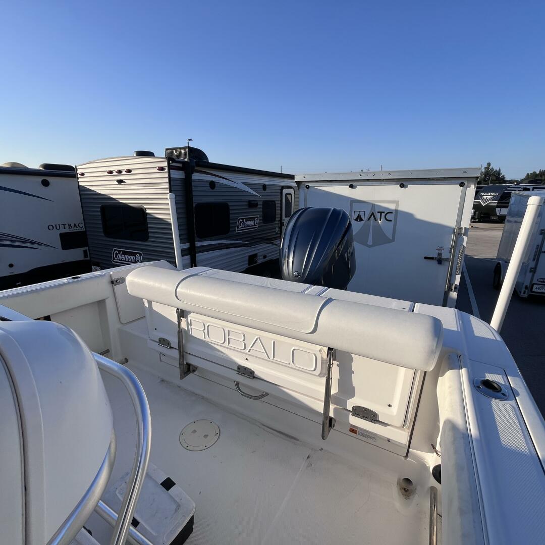 2013 Robalo R240 Center Console Base - Image 4