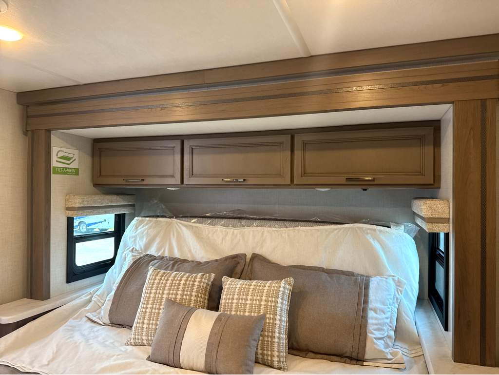 2027 THOR MOTOR COACH HURRICANE 36H - Image 21