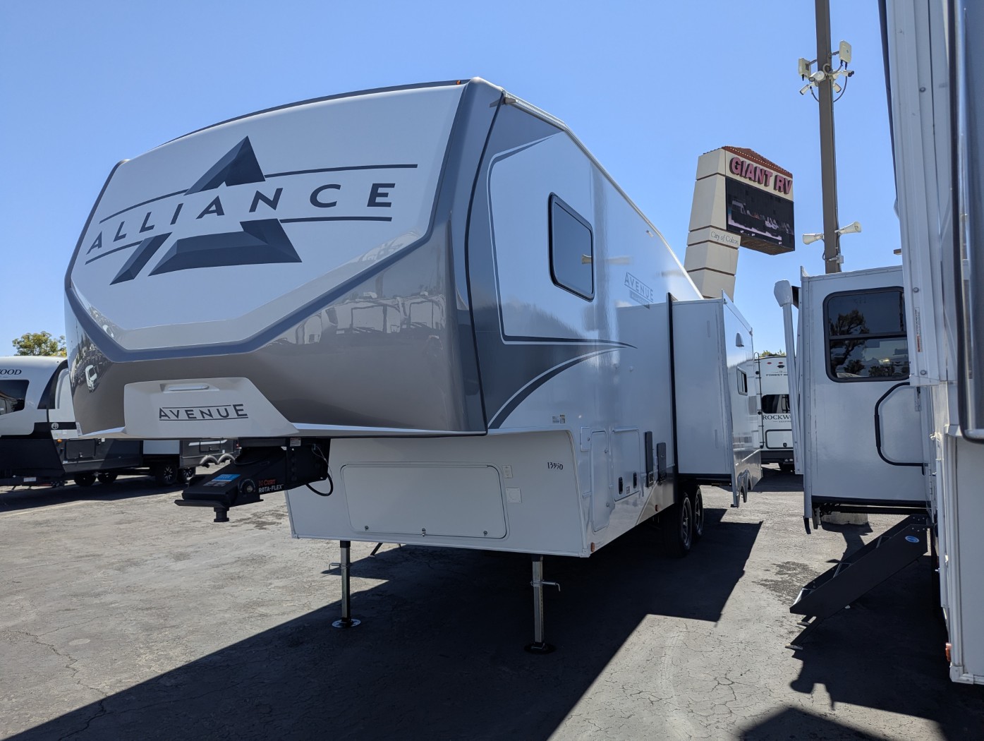 2026 Alliance RV Avenue 29RL - Image 3