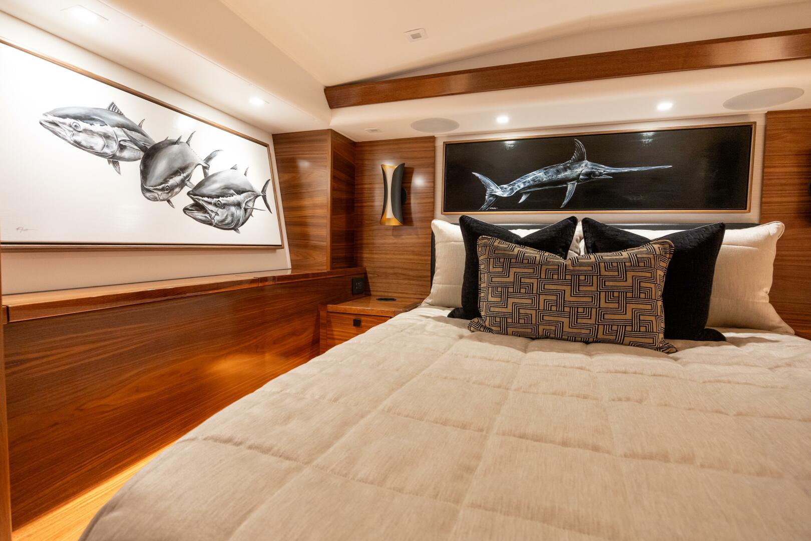 2025 Viking 82 Convertible - Image 31