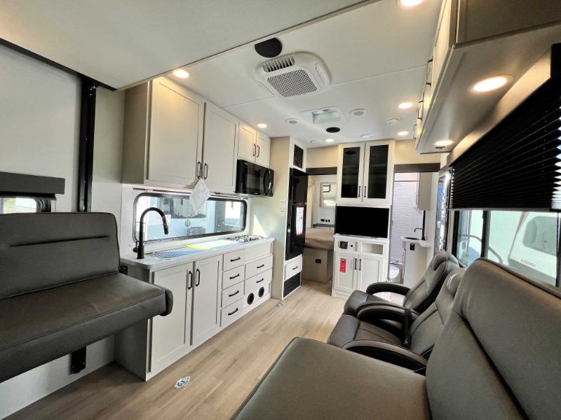 2026 Grand Design Momentum G-Class 21G - Image 8