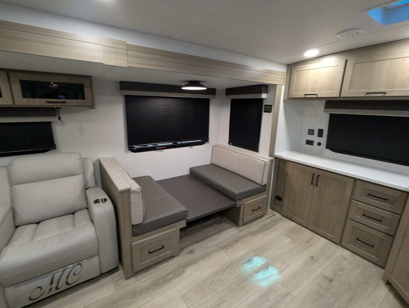 2027 Forest River Rockwood Ultra Lite 2608BS - Image 12
