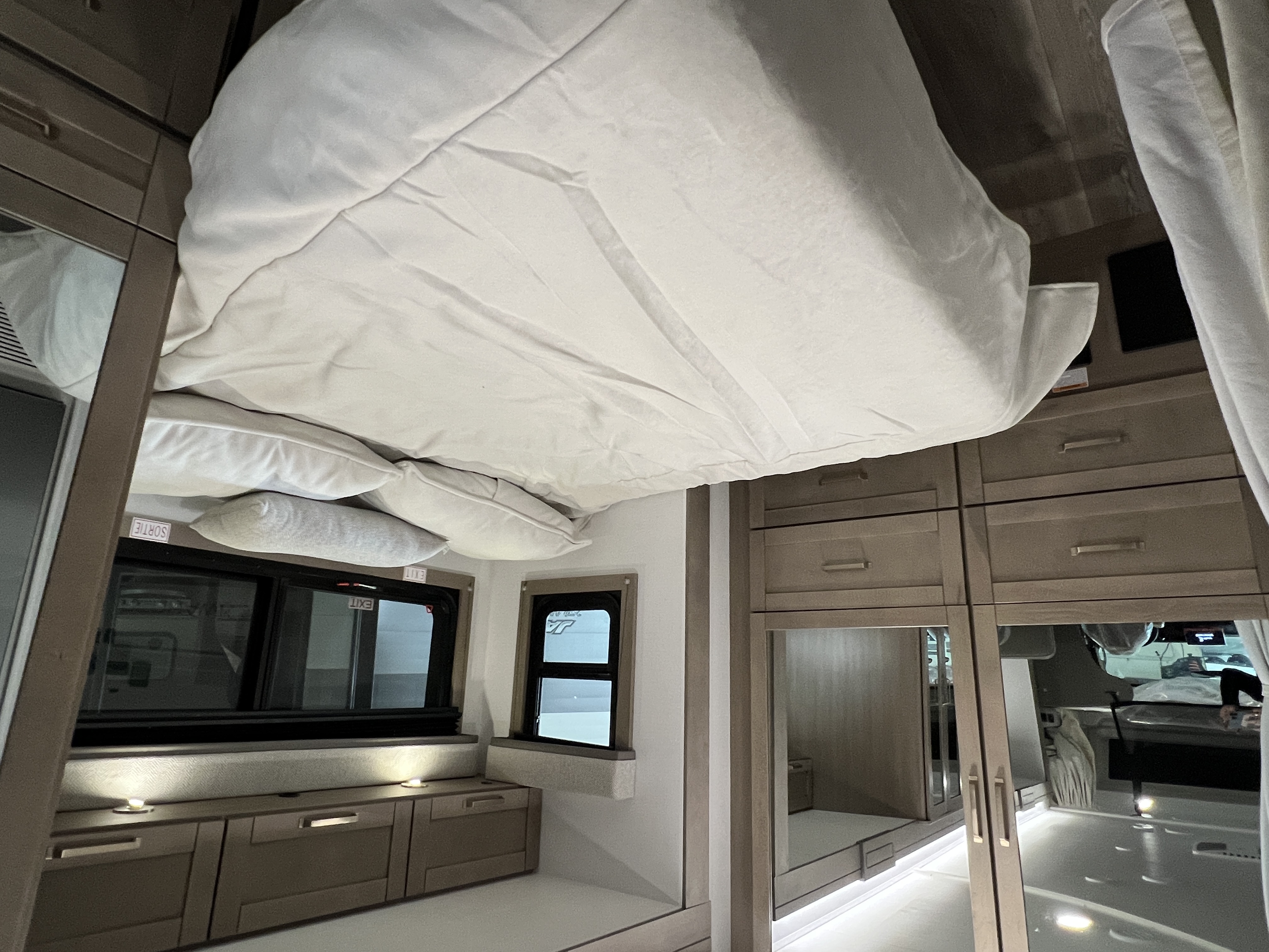 2027 Jayco Redhawk 24B - Image 20