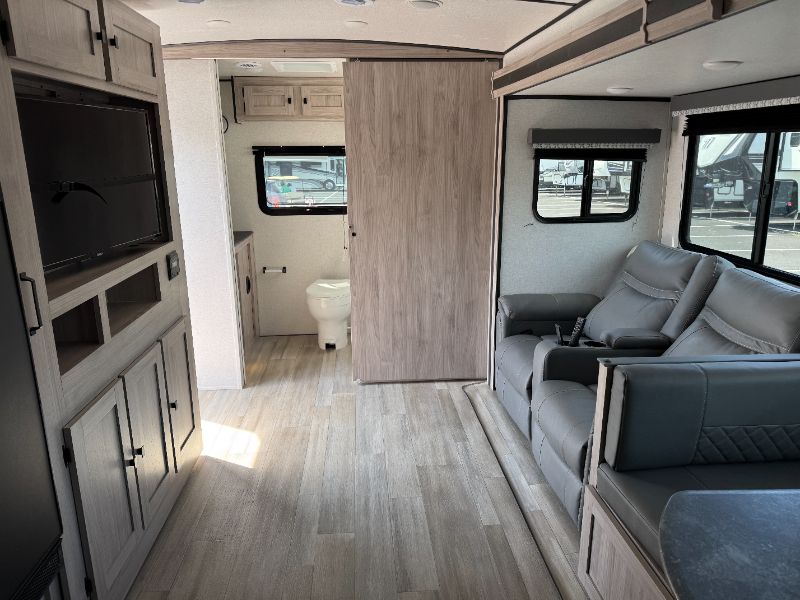 2024 Coachmen Northern Spirit Ultra Lite 2557RB - Image 12