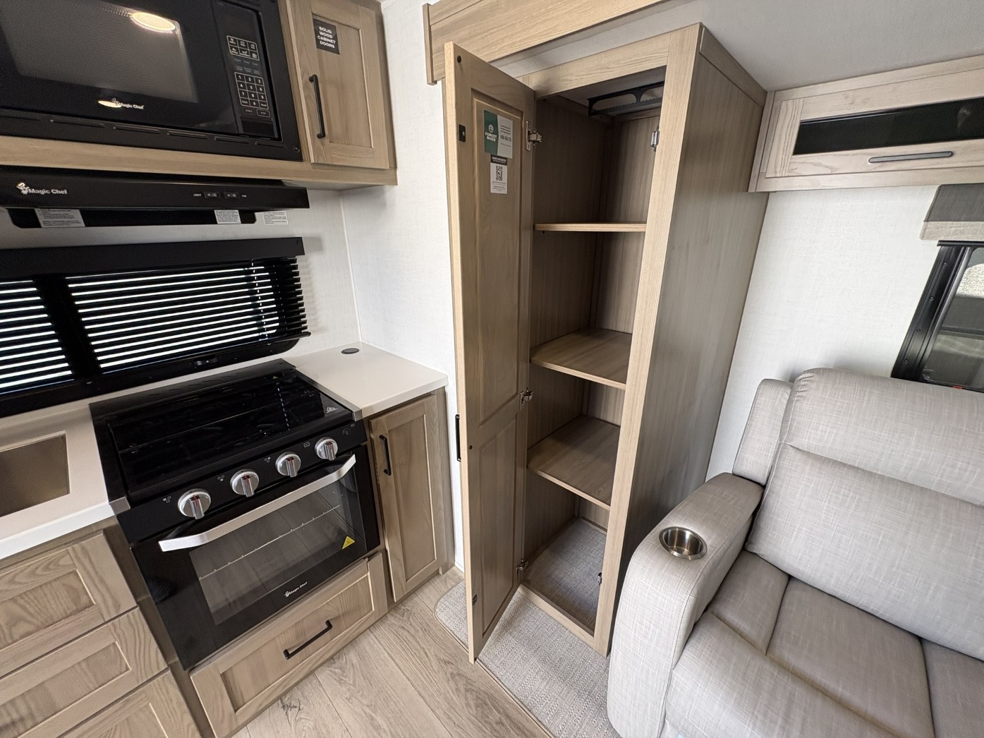 2027 Forest River Rockwood Mini Lite 2515S - Image 8
