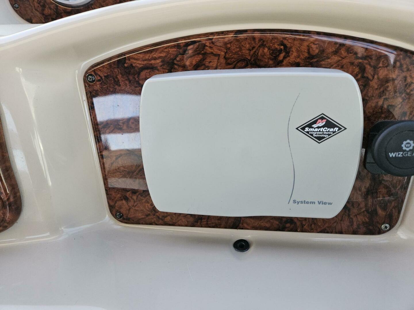 2004 Sea Ray 320 - Image 12