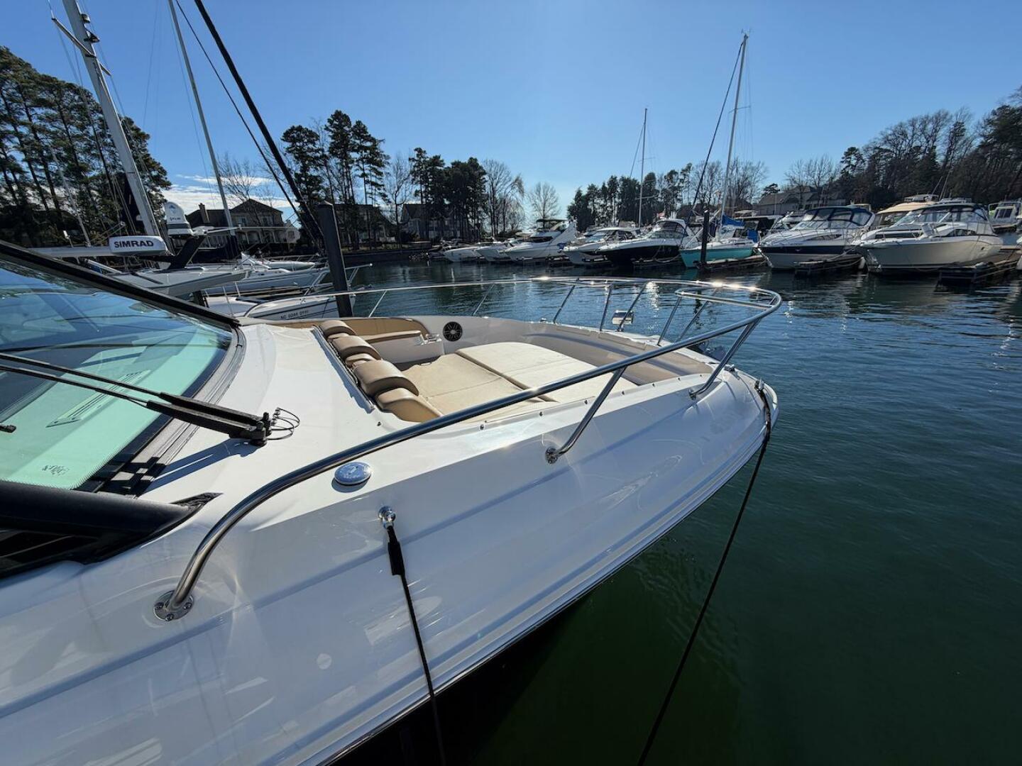 2023 Sea Ray 320 Outboard - Image 12
