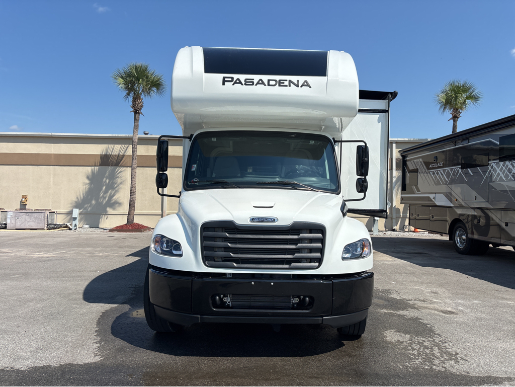 2026 THOR MOTOR COACH PASADENA 38FX - Image 2