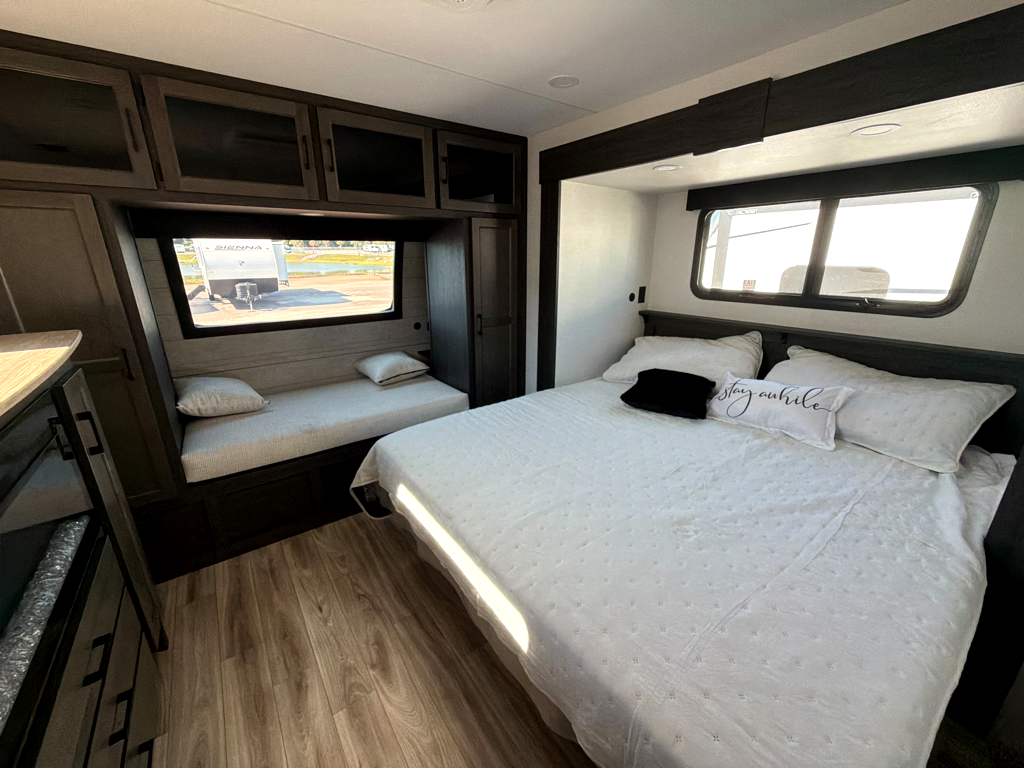 2027 VENTURE RV SPORTTREK 292VRB - Image 31