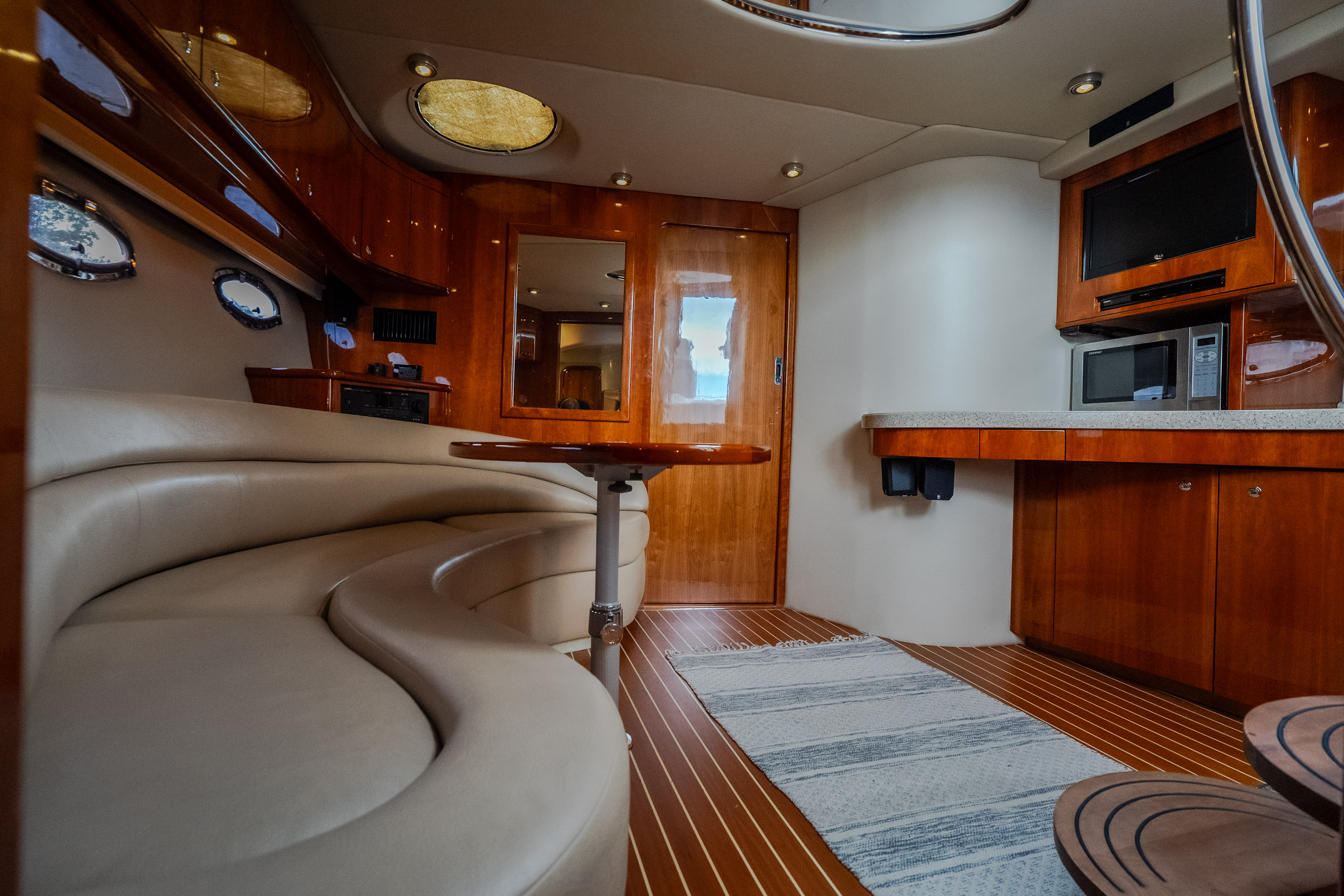 2009 Regal 4460 Express Cruiser - Image 44