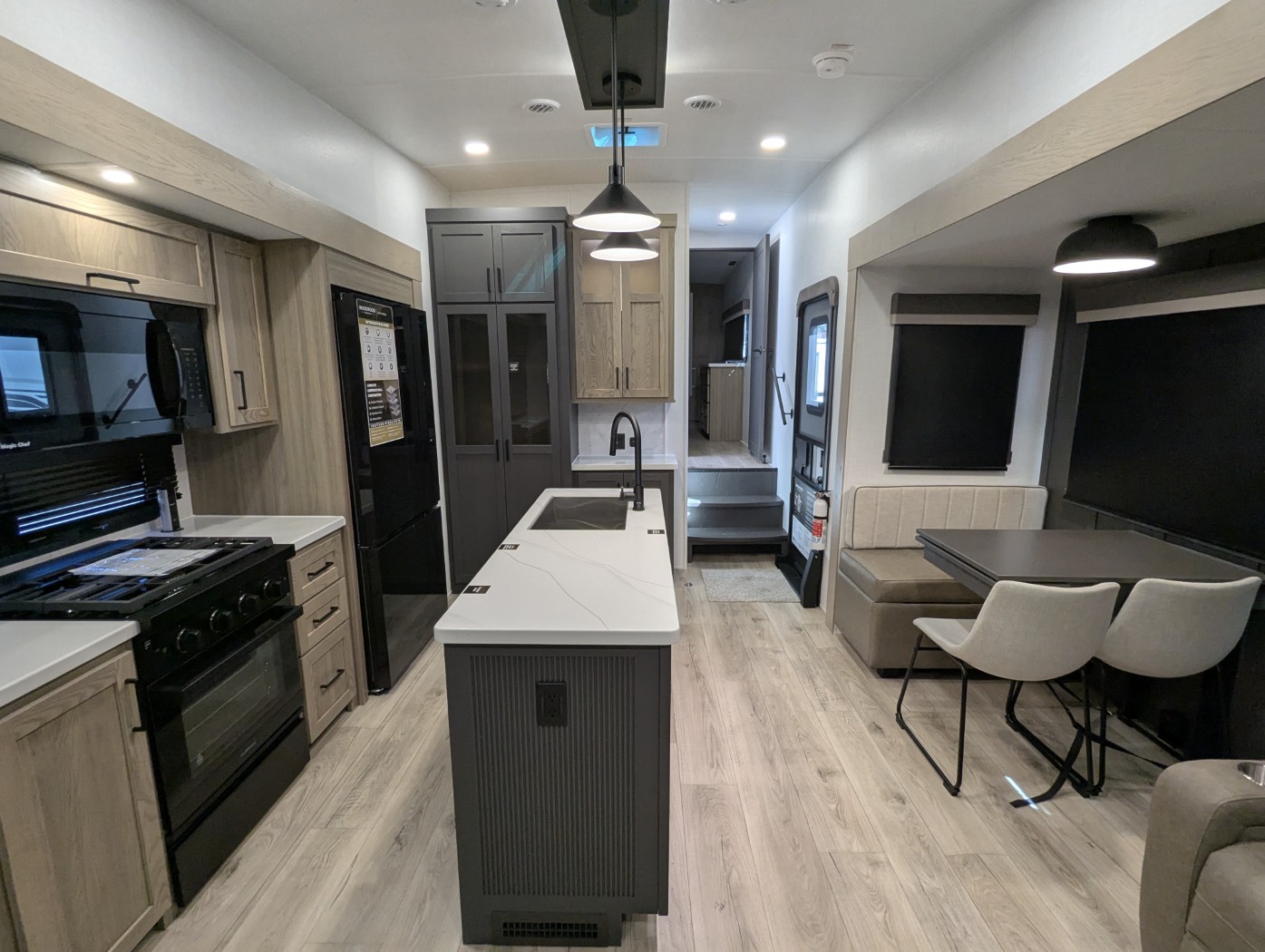 2026 Forest River Rockwood Signature R361RLS - Image 24