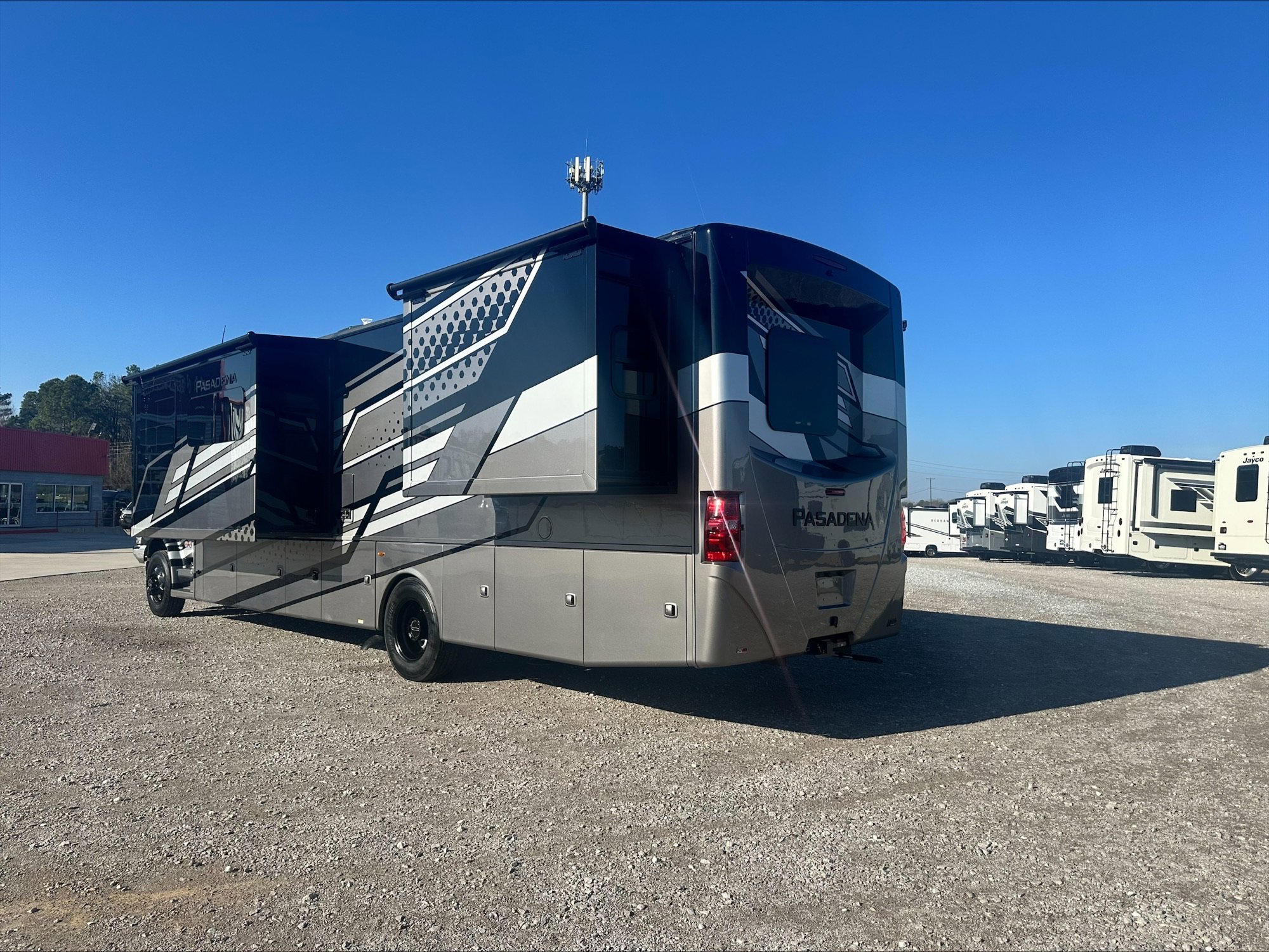 2026 THOR MOTOR COACH PASADENA 38FX - Image 6