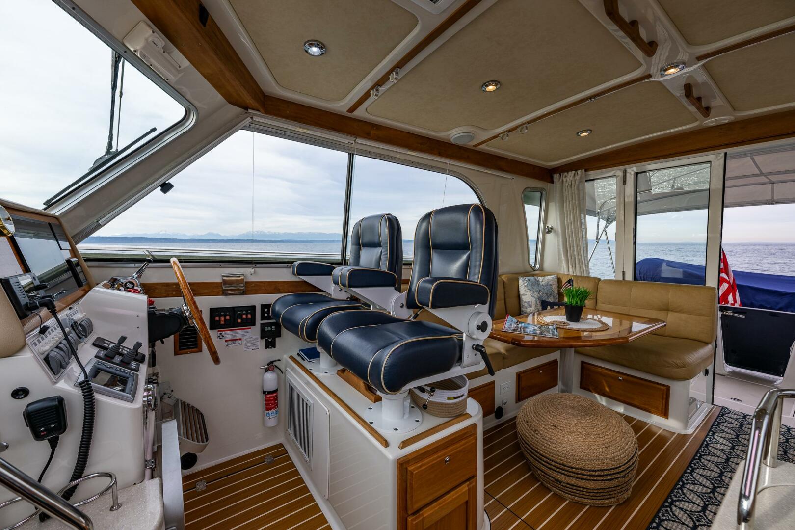2010 Back Cove 37 - Image 29