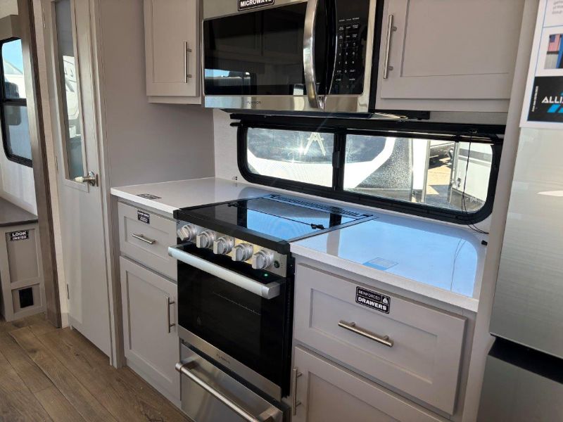 2026 Alliance RV Avenue 25RL - Image 8