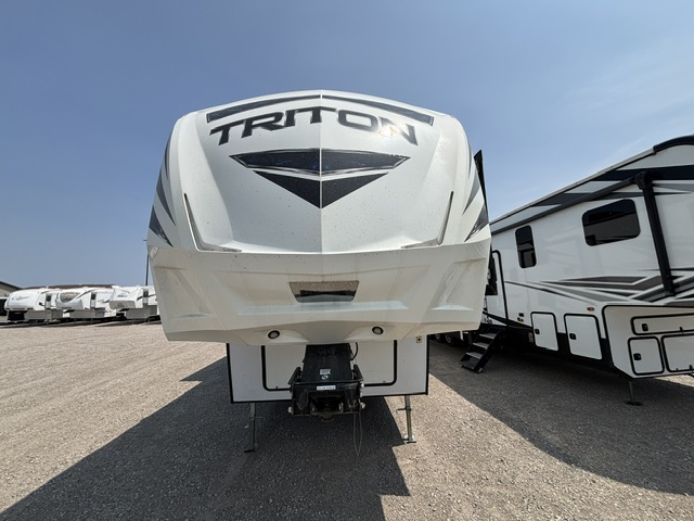 2018 Dutchmen Voltage Triton 3551 - Image 3