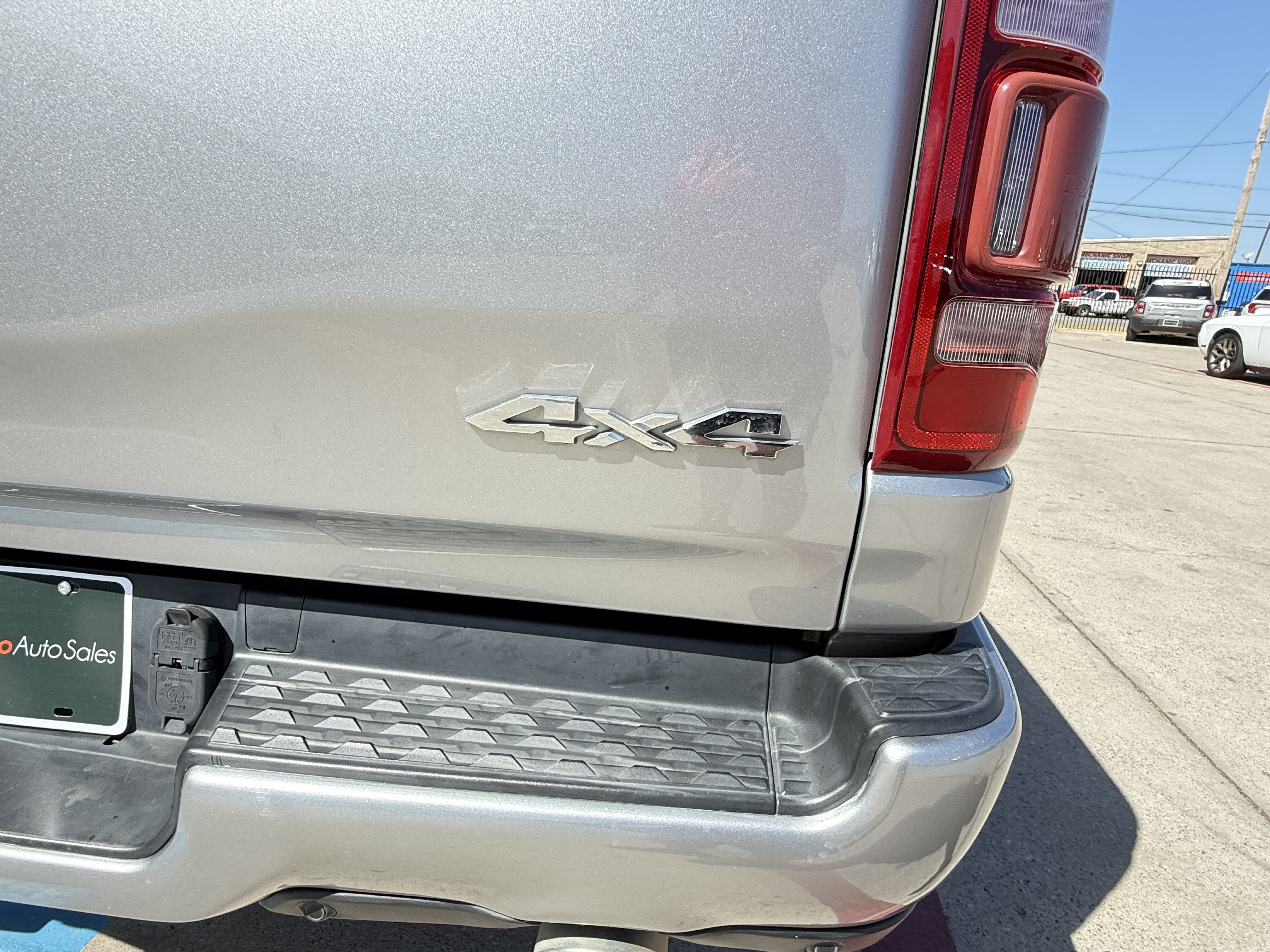 2019 Ram 1500 Pickup Crew Cab Bighorn/Lone Star 4WD - Image 9
