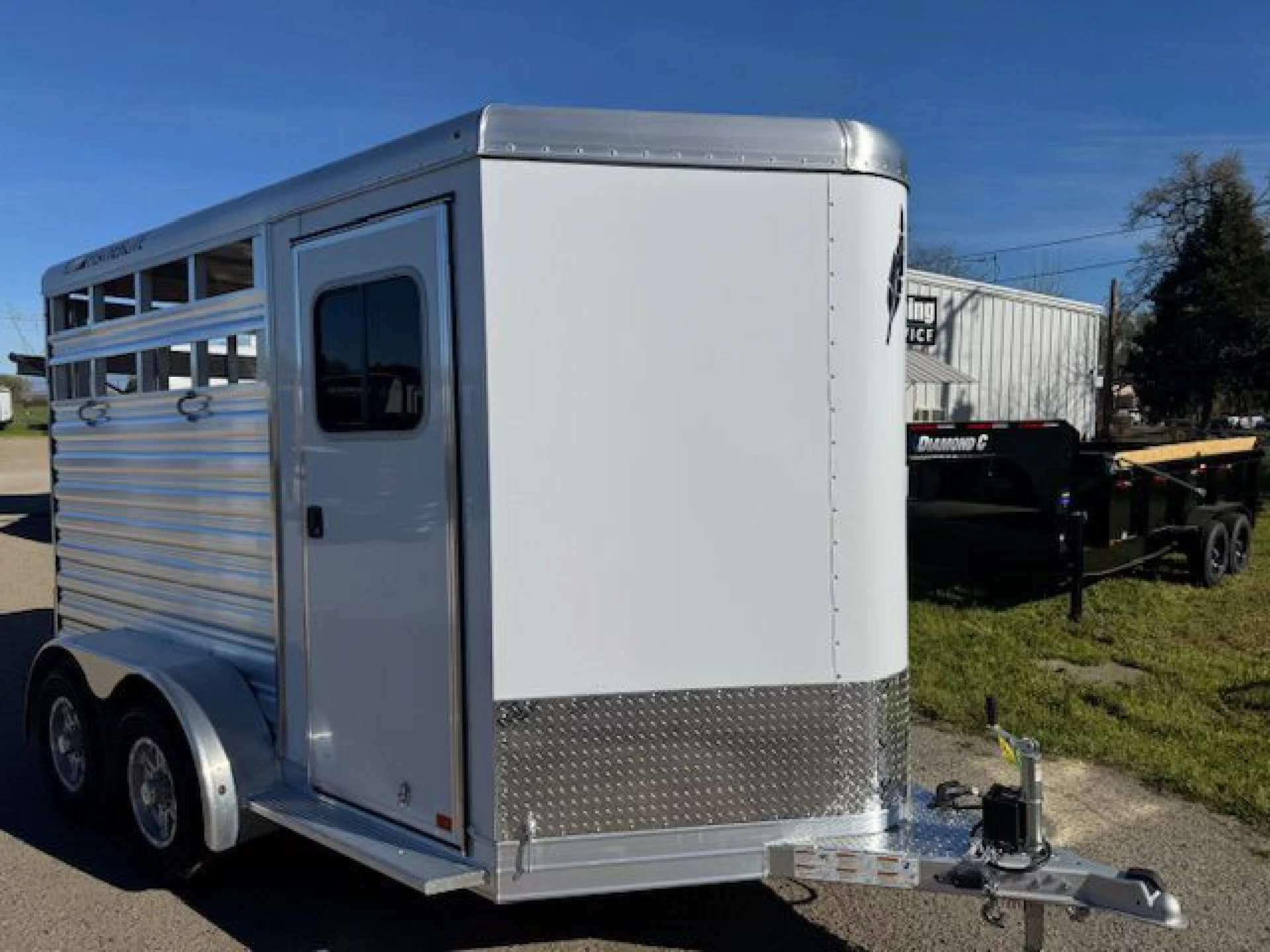 2026 FEATHERLITE FEATHERLITE 9651 2 HORSE SLANT PACKAGE B - Image 1