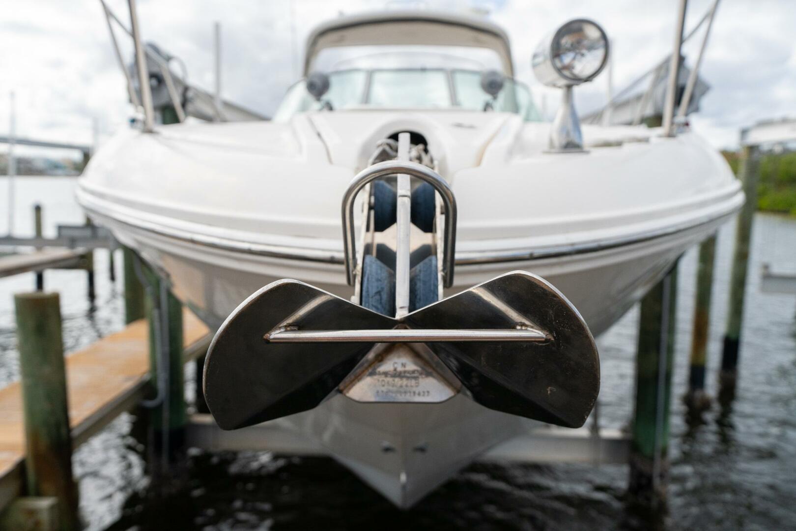 2016 Sea Ray 330 Sundancer - Image 5