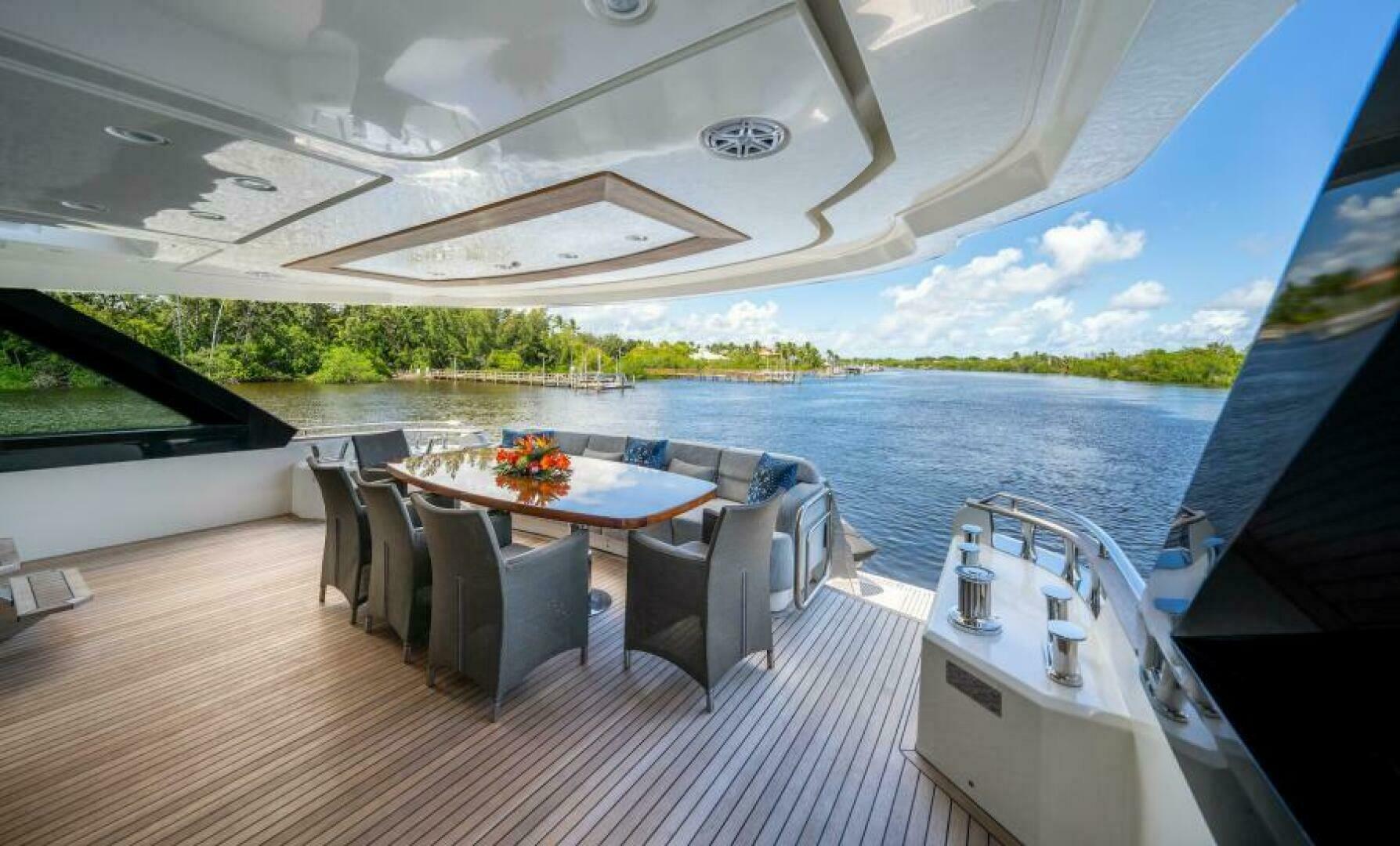 2015 Monte Carlo Yachts MCY86 - Image 21