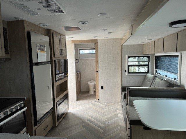 2024 Ember RV Touring Edition 26MRB - Image 13