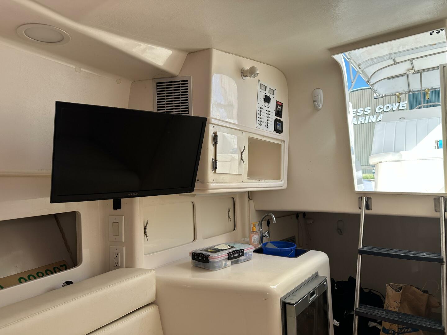 1994 Intrepid 376 Walkaround - Image 102
