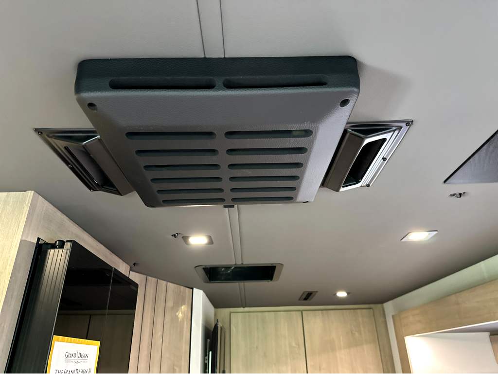 2027 Grand Design Lineage Series M 25FW - Image 17