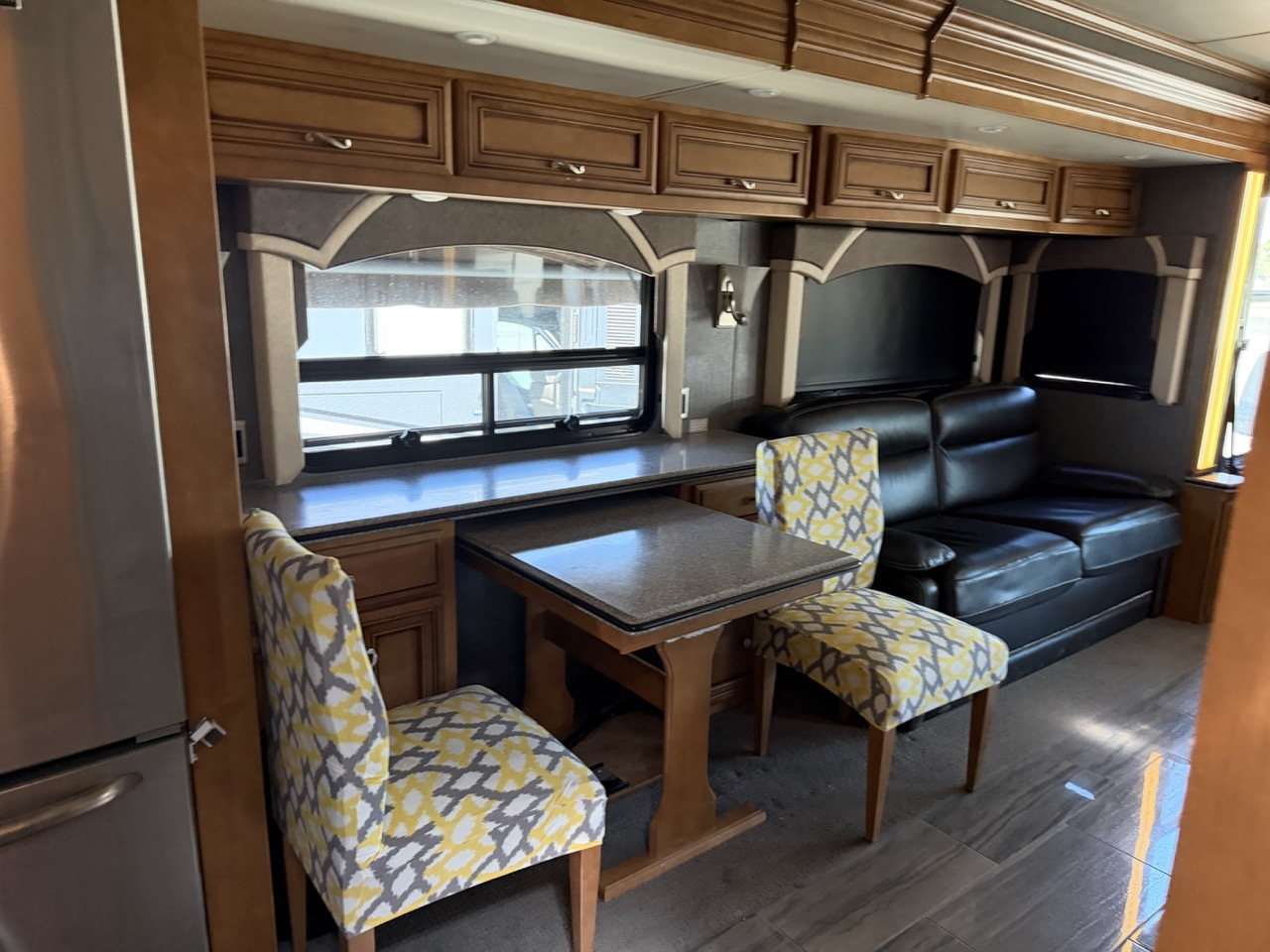 2015 Newmar Ventana 3636 - Image 32