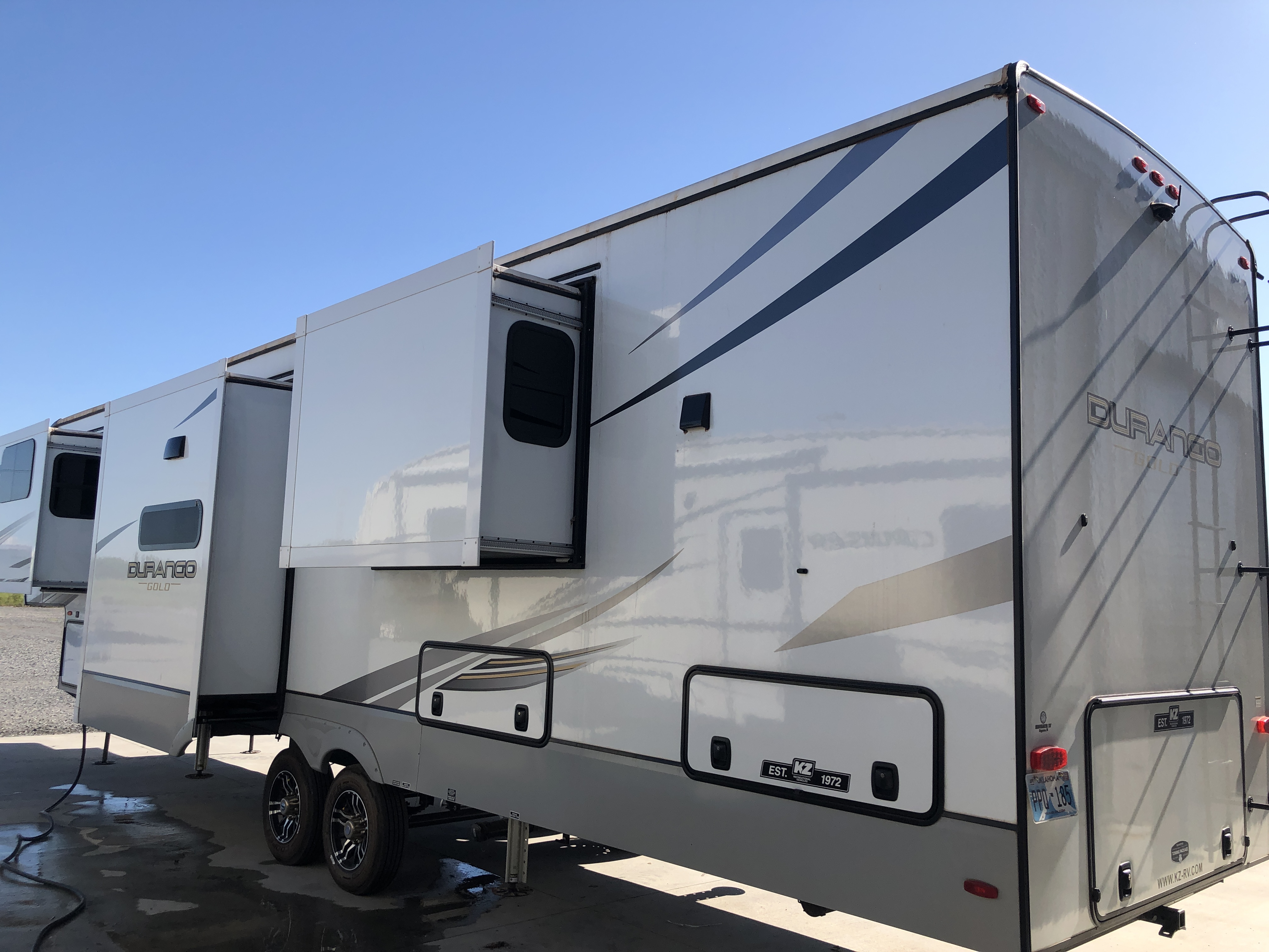 2024 KZ RV Durango Gold G386FLF - Image 5