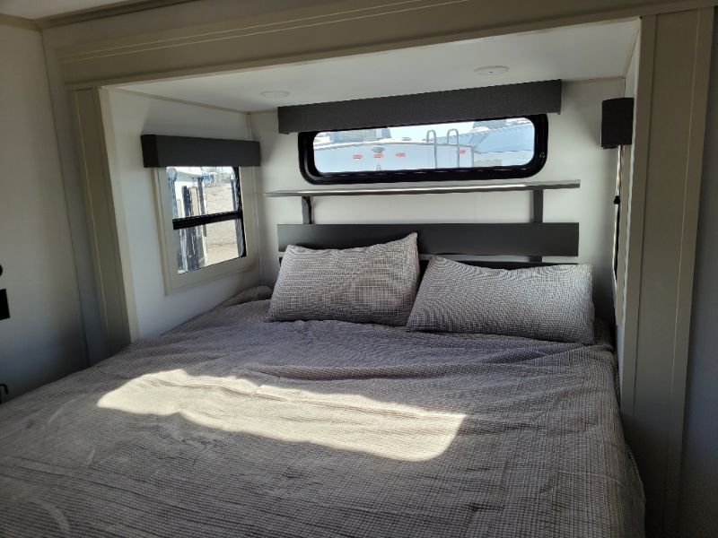 2026 Grand Design Solitude 380FL - Image 12