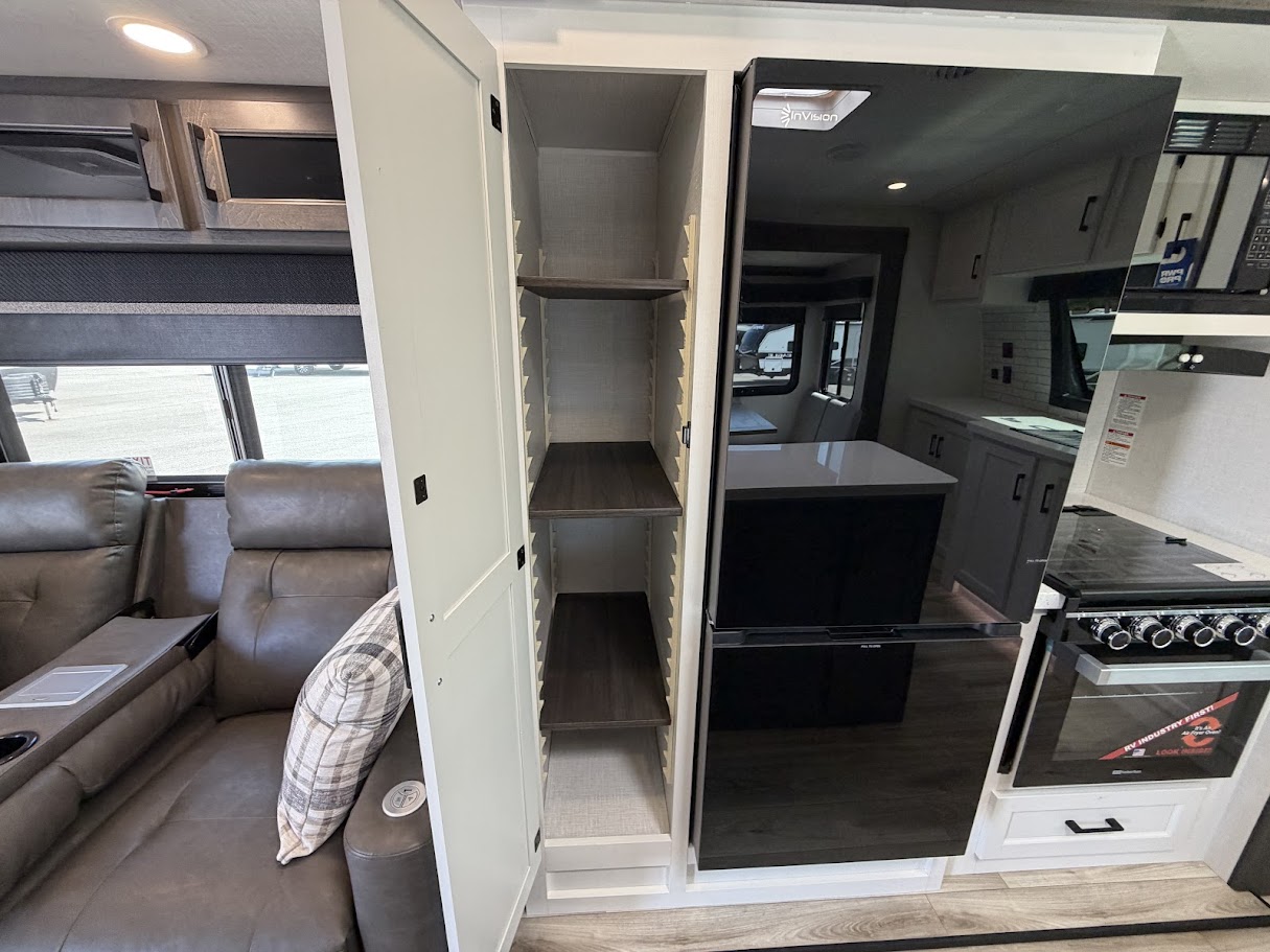 2026 VENTURE RV SPORTTREK 333VFK - Image 29
