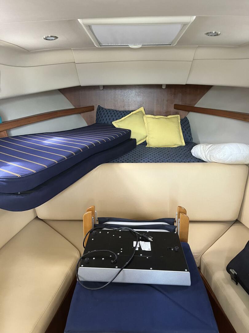2005 Mainship Pilot 30 Base - Image 8