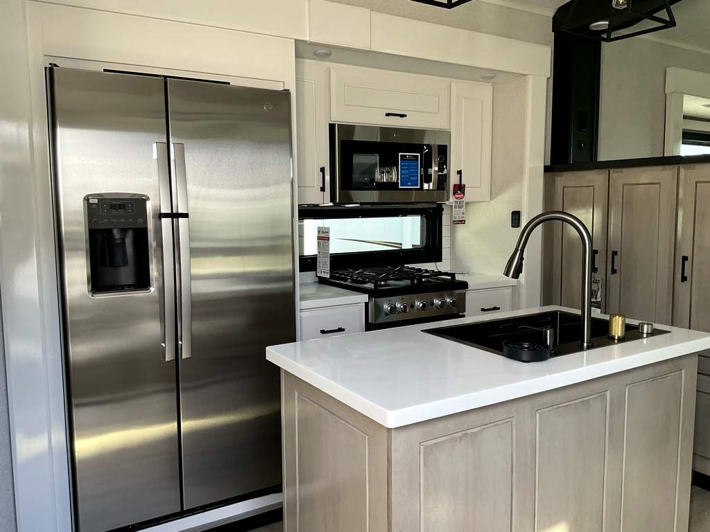 2026 JAYCO PINNACLE 39 FLOK - Image 6