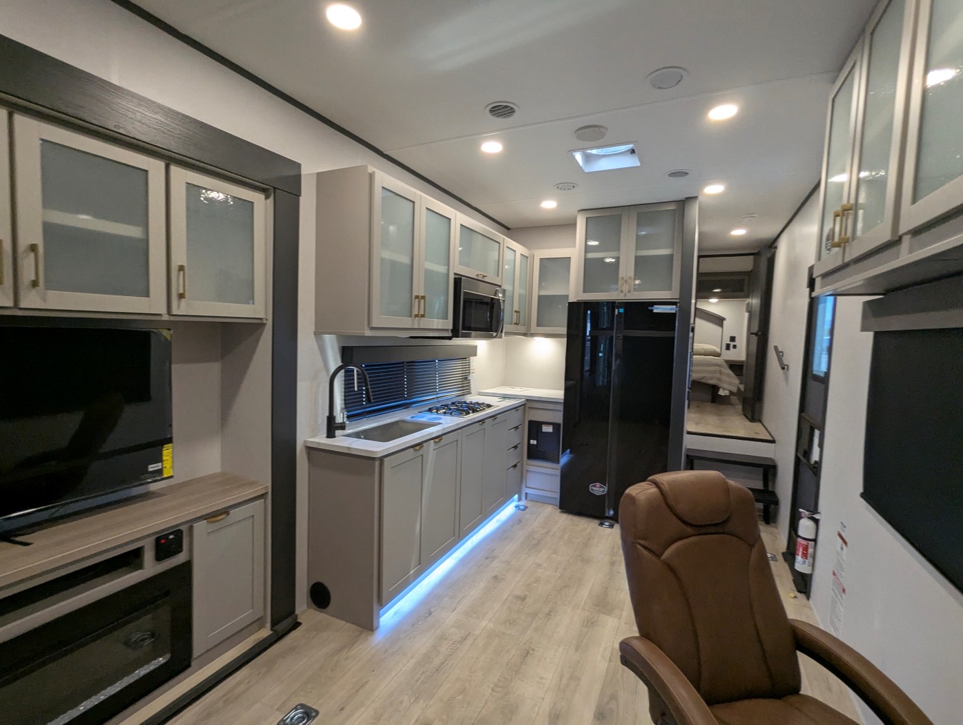 2027 Forest River Stealth 3300 - Image 32