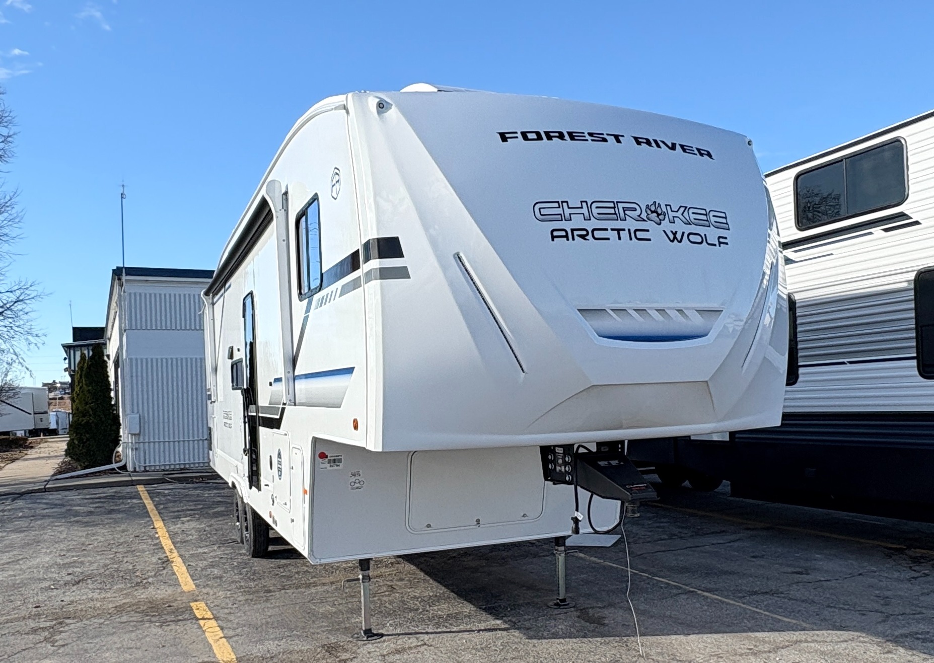 2026 Forest River Cherokee Arctic Wolf 285OPT