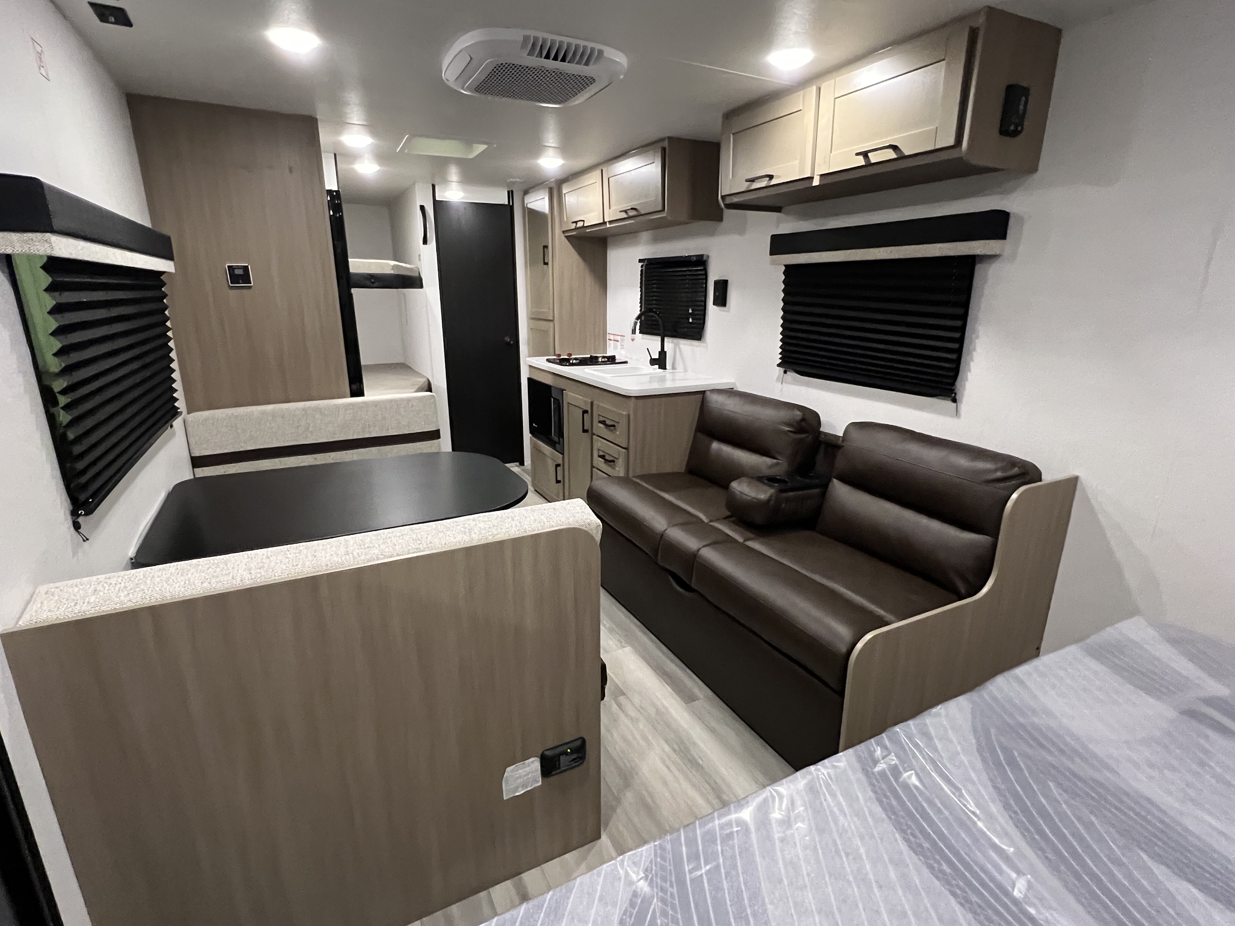 2027 Heartland Prowler Lynx 2500BH - Image 13