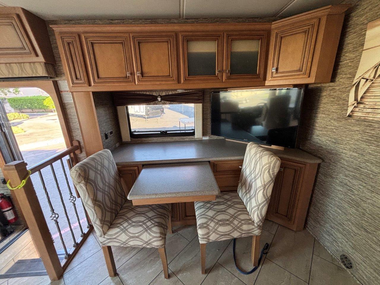 2017 Newmar Bay Star 3113 - Image 20