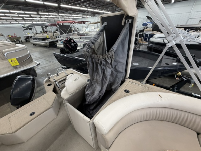 2002 CRESTLINER 2085 CFI - Image 14